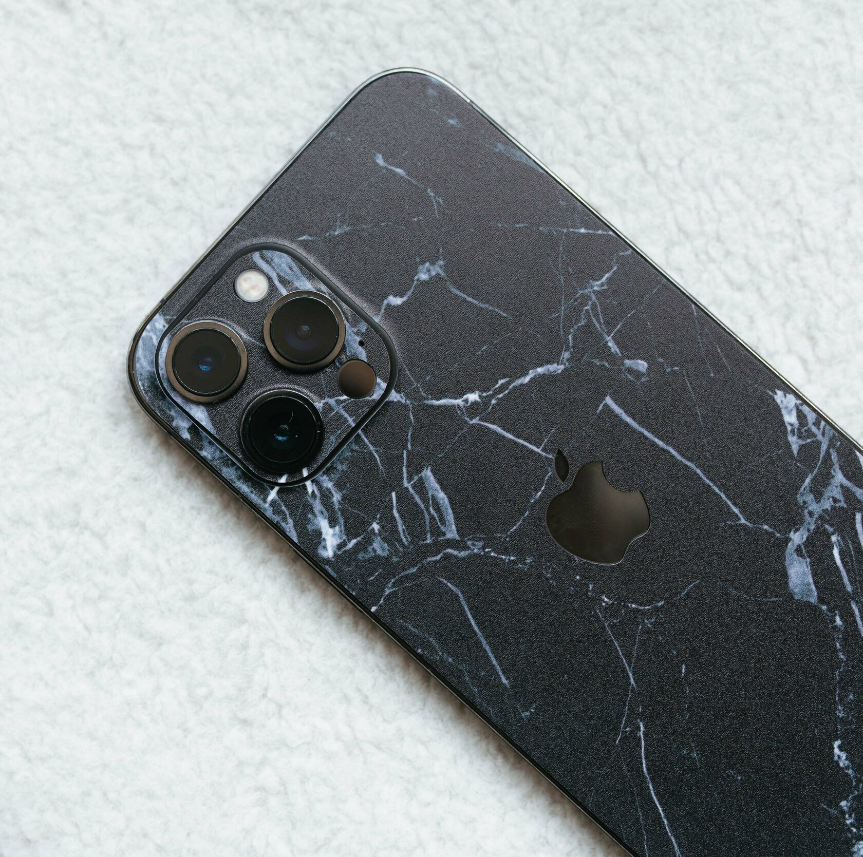 iPhone в виниловых покрытиях PRO·COVER