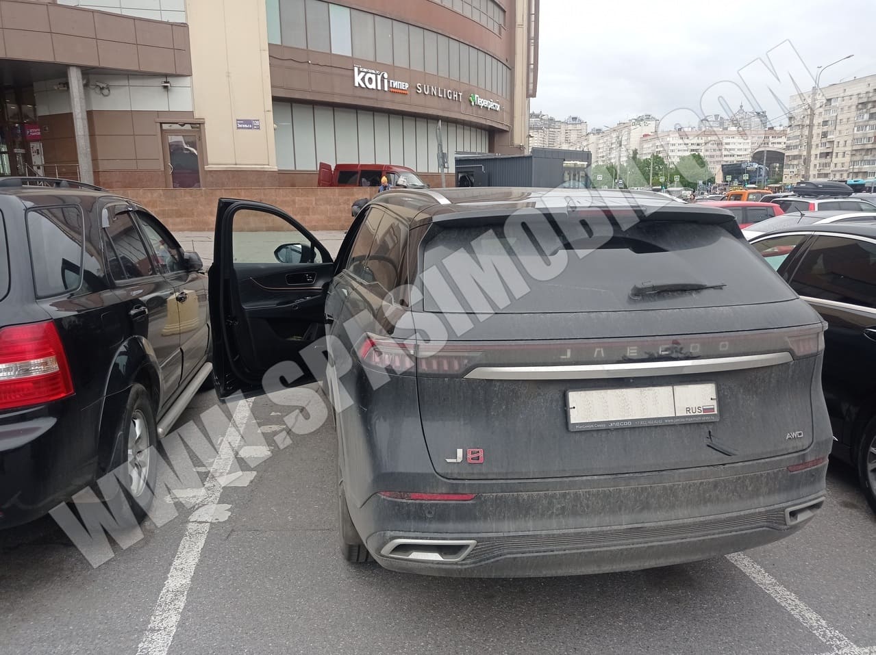 Помогли открыть заблокированную дверь автомобиля, вскрытие дверей, на автомобиле JAECOO J8 на проспекте Энгельса в Выборгском районе СПб