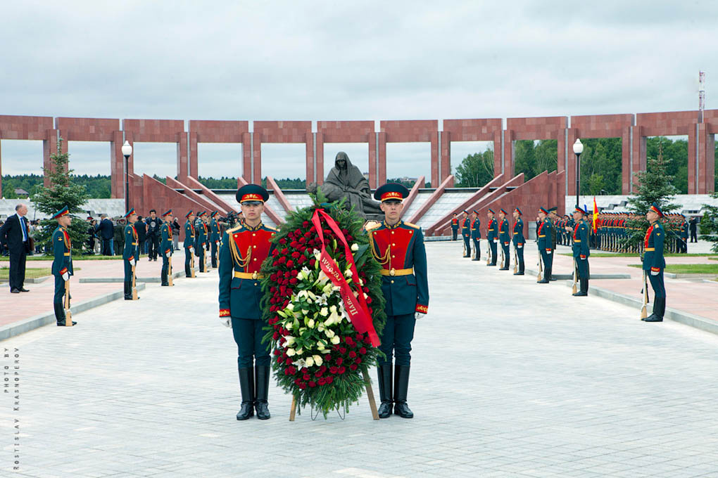 Пантеон защитников отечества в мытищах фото