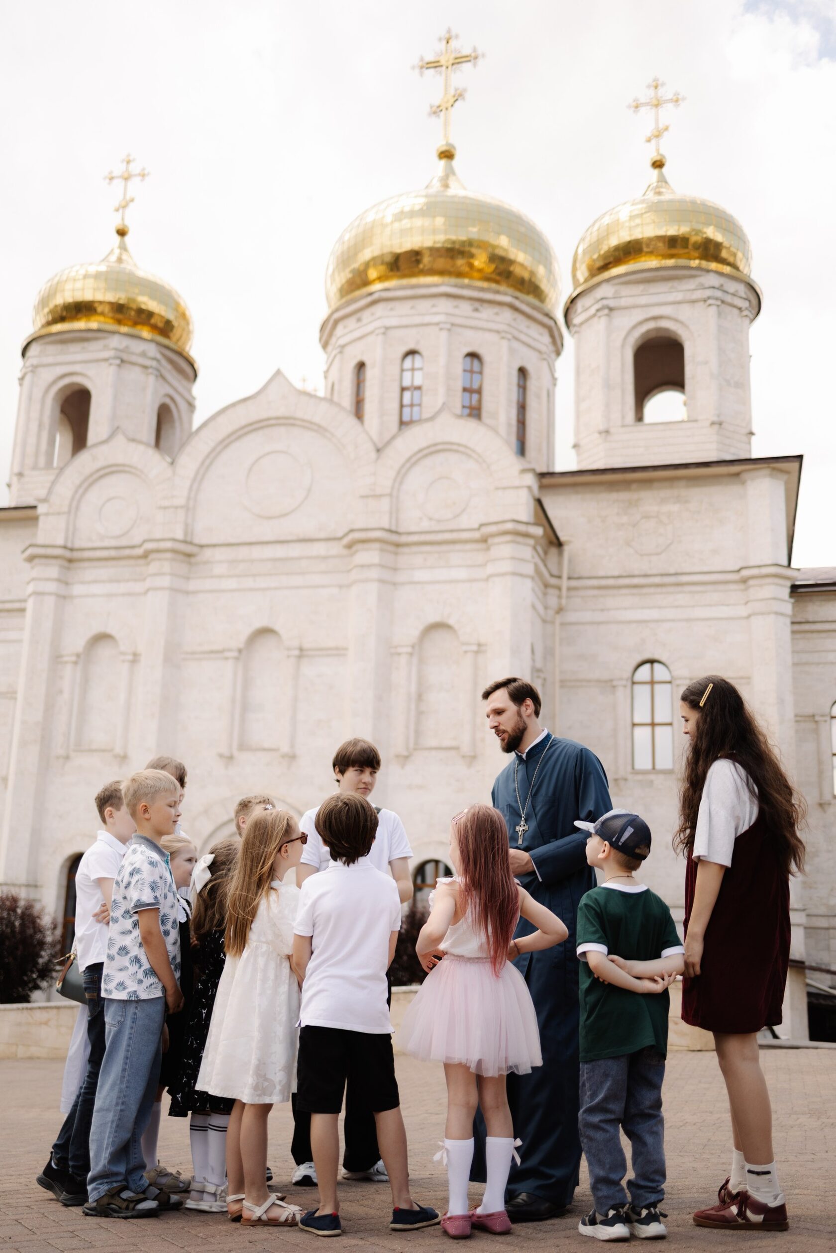 Дети в храме