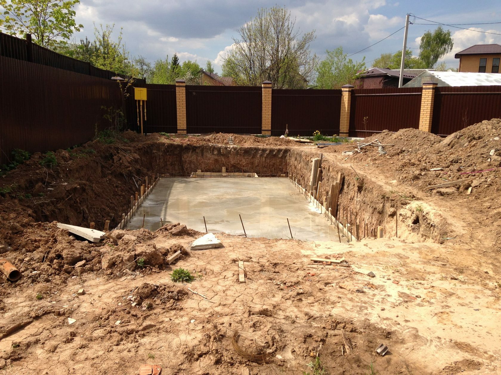 подготовка котлована под бассейн