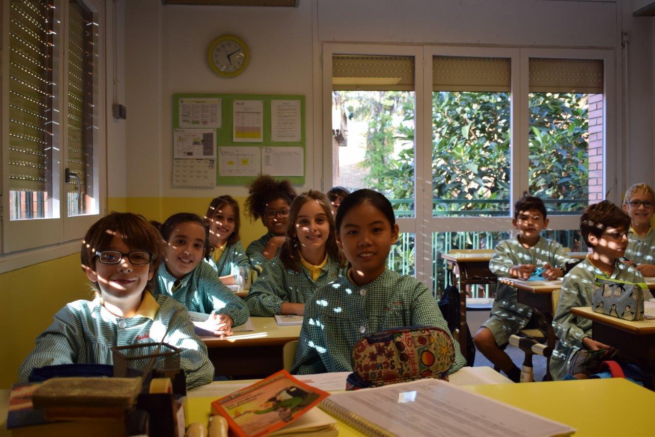 School барс. Государственная школа в Барселоне. Частные школы в Барселоне. Русские школы в Барселоне. Платная школа в Барселоне.