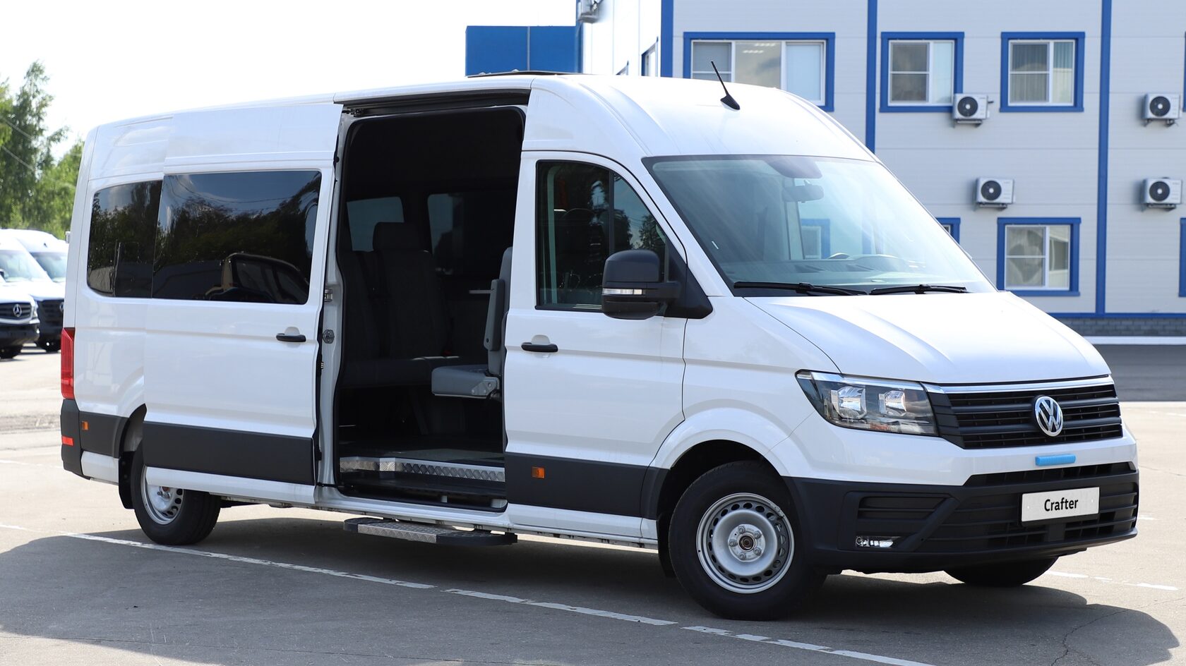 Купить грузопассажирский автобус на базе Volkswagen Crafter | Официальный  дилер Луидор-Авто