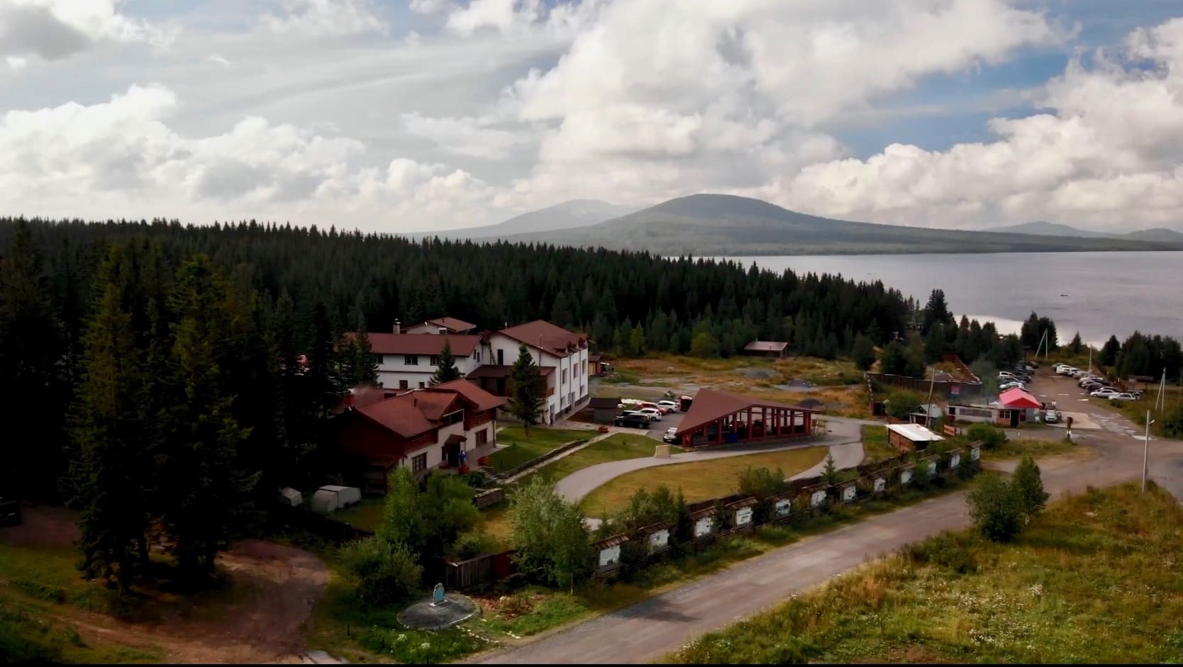 Приозёрный гостевой комплекс в нац. парке Зюраткуль