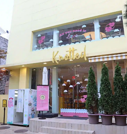 Пастельный интерьер Cafe Knotted в Сеуле