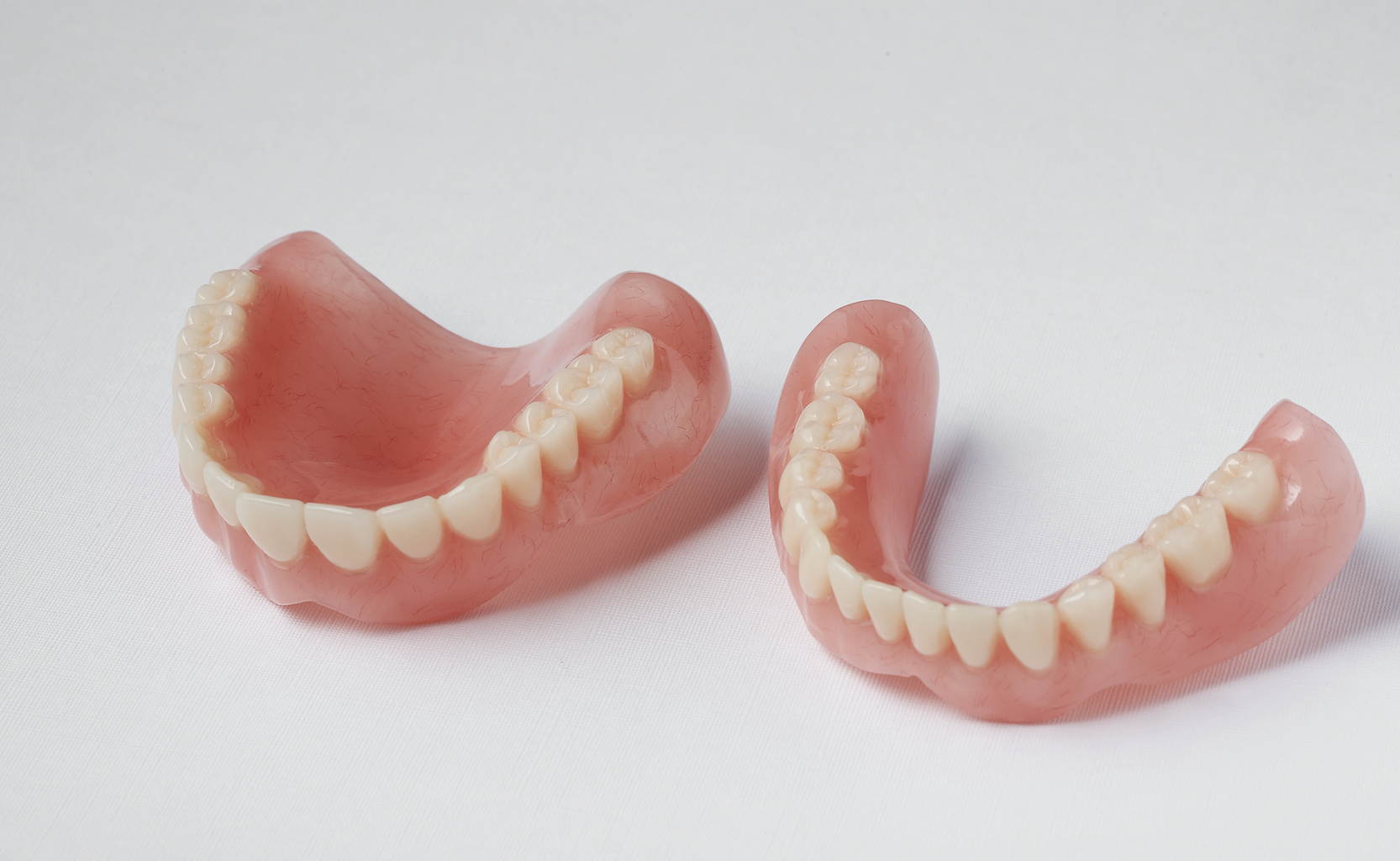 Протез на челюсть без зубов. Съемный протез (6-14 зубов) термо Джет. ACRY f711.