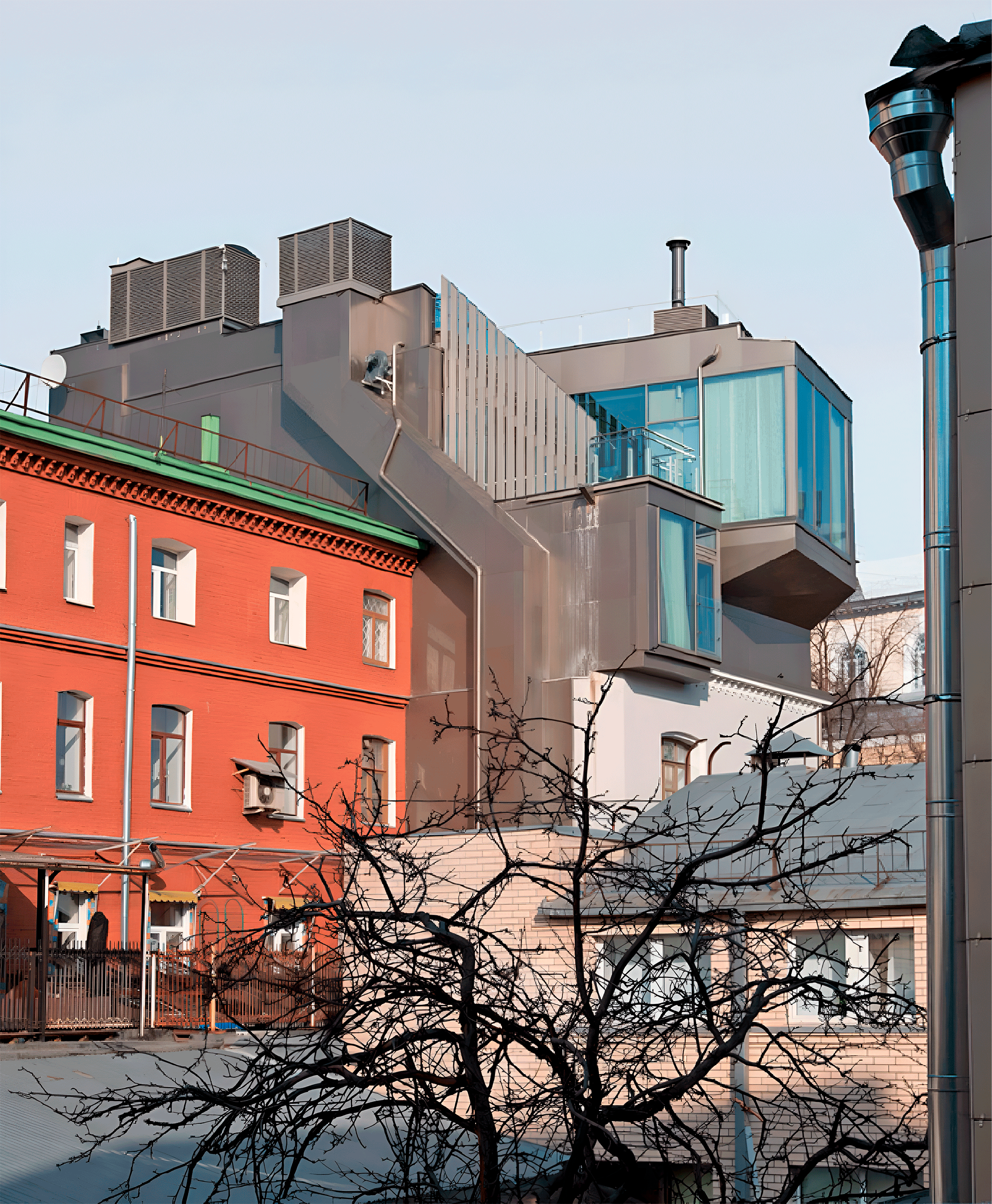 Reconstruction of an Apartment House in Kislovsky Lane