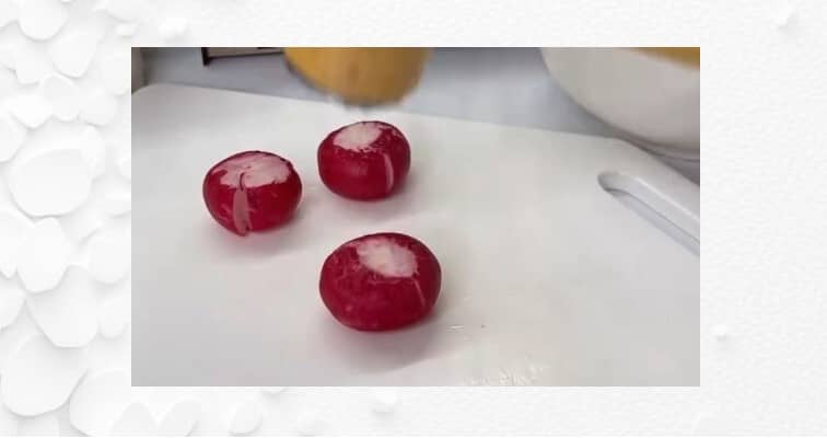 Приготовление битого маринованного редиса: шаг 1