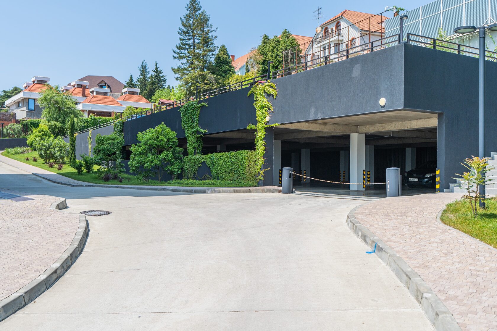 Моравия Сочи — пешеходные дорожки и озеленение территории