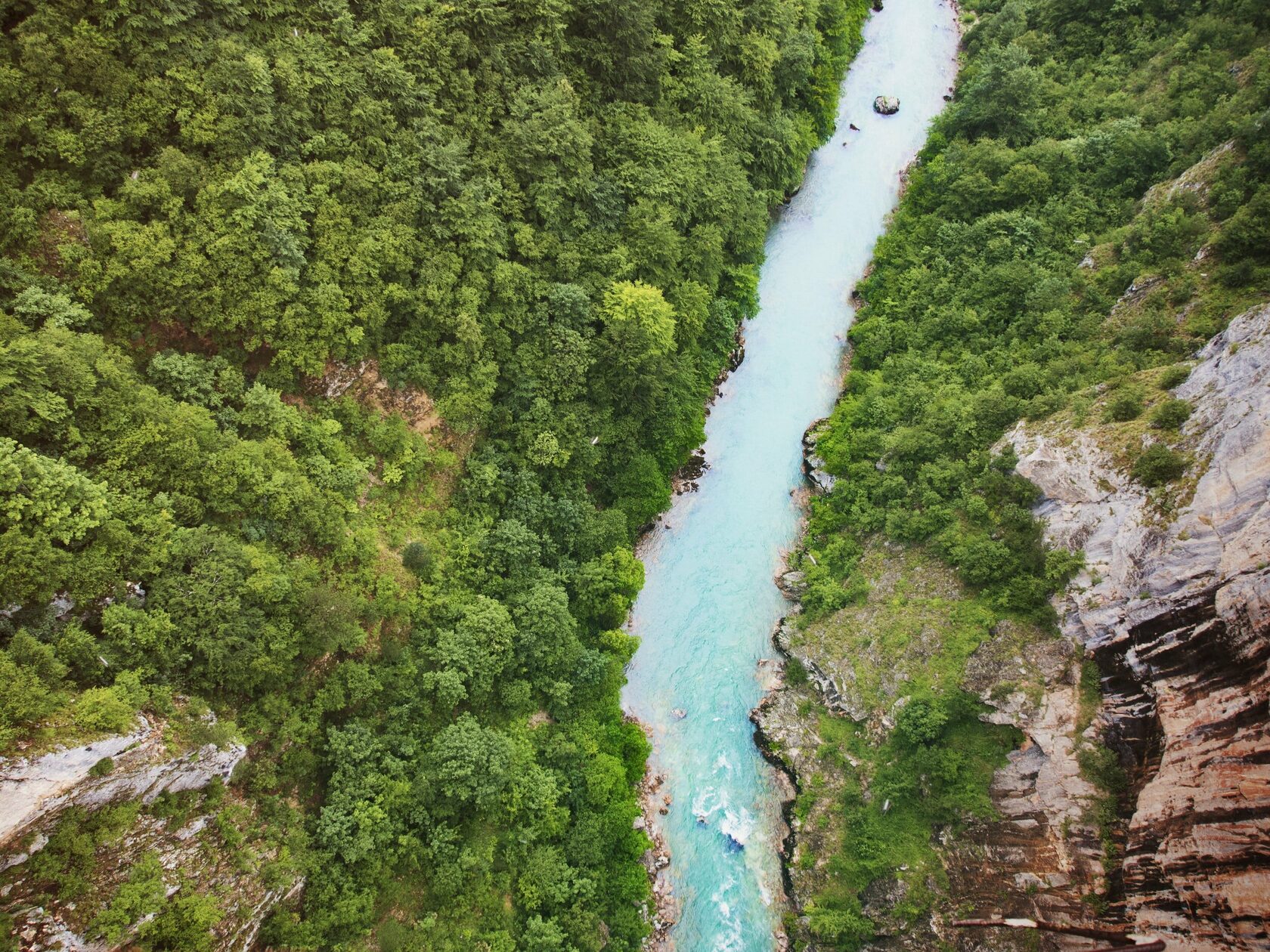 Travel-guide-to-tara-river-canyon-in-montenegro
