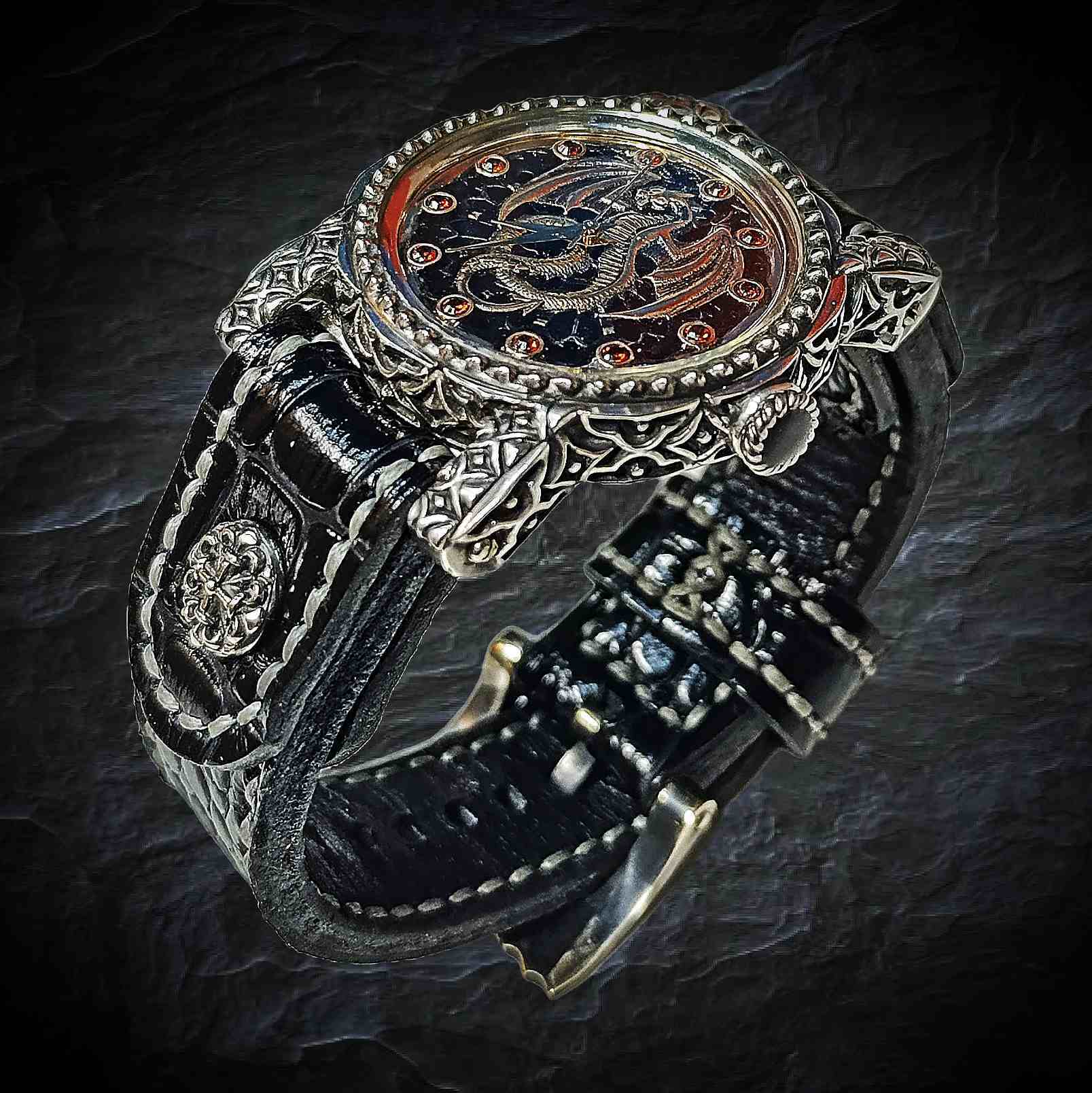 Часы готика, готический стиль, дракон