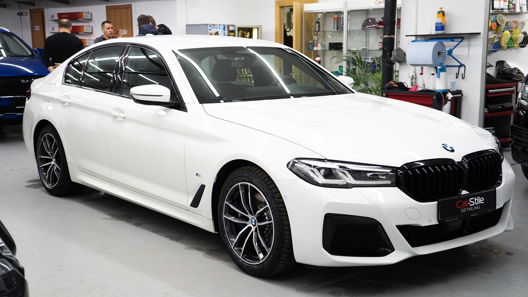 Тонировка передних стекол BMW 5 атермальной пленкой