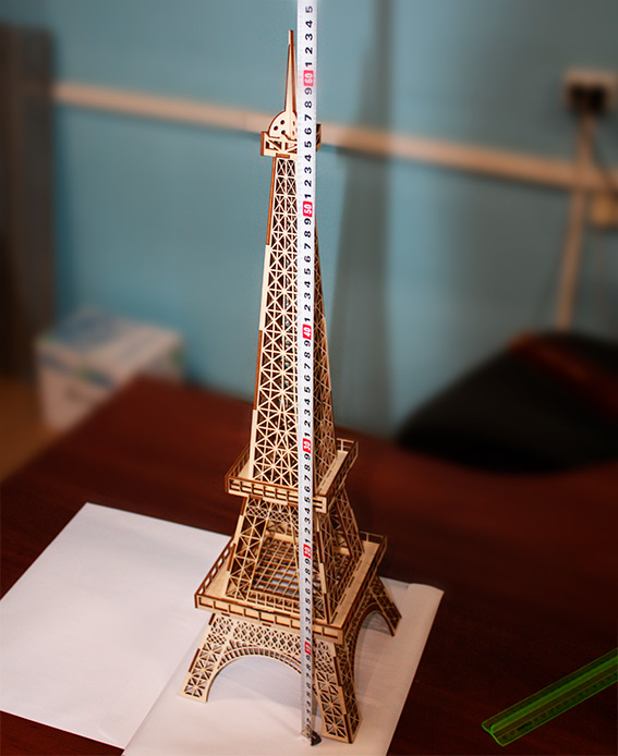 Эйфелева башня из фанеры