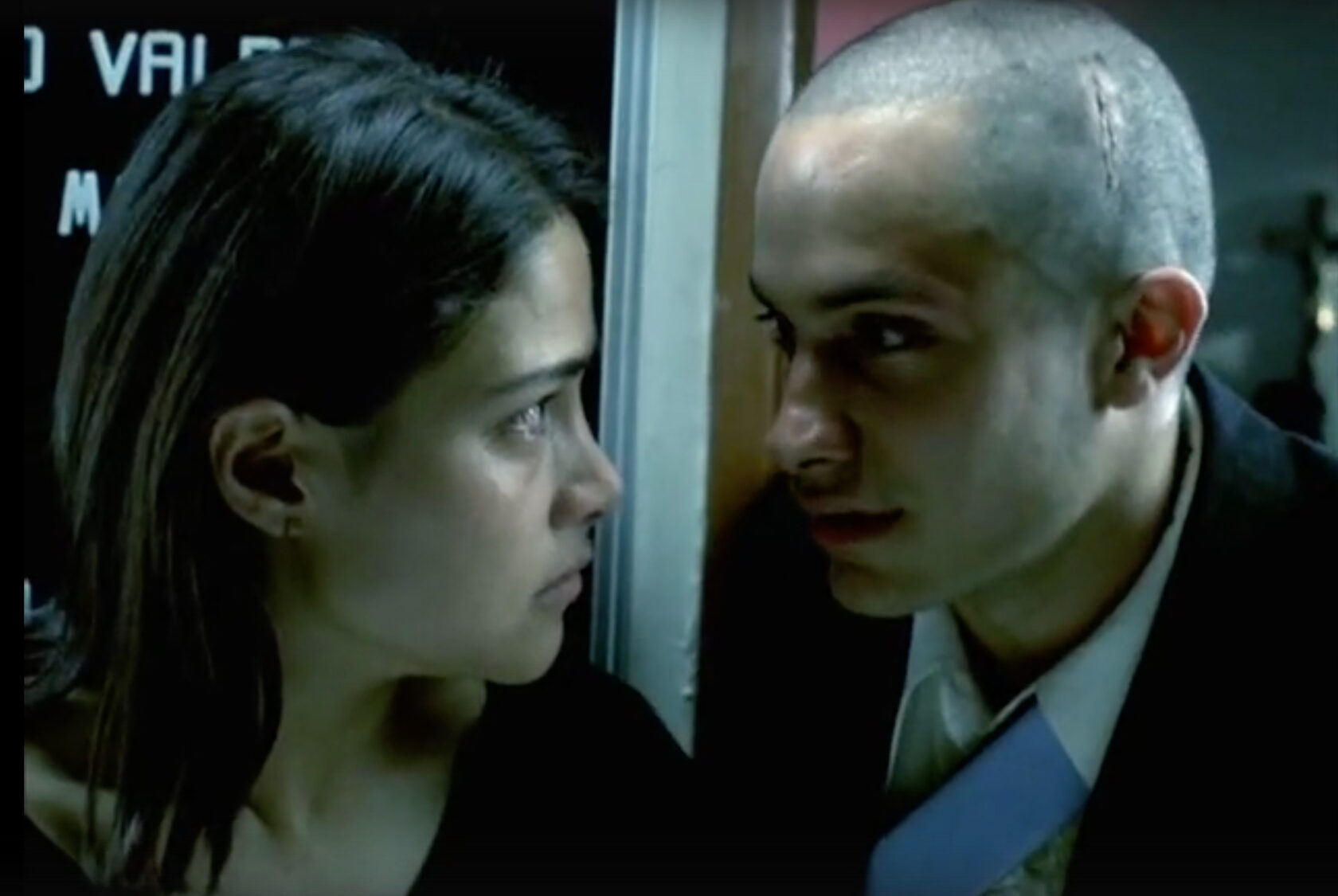 Алехандро Гонсалес Иньярриту - Сука Любовь