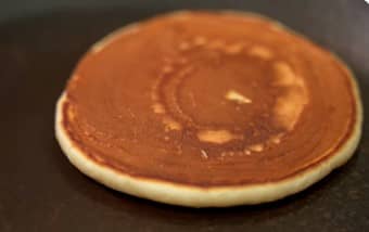 Приготовление американских панкейков на молоке: шаг 9