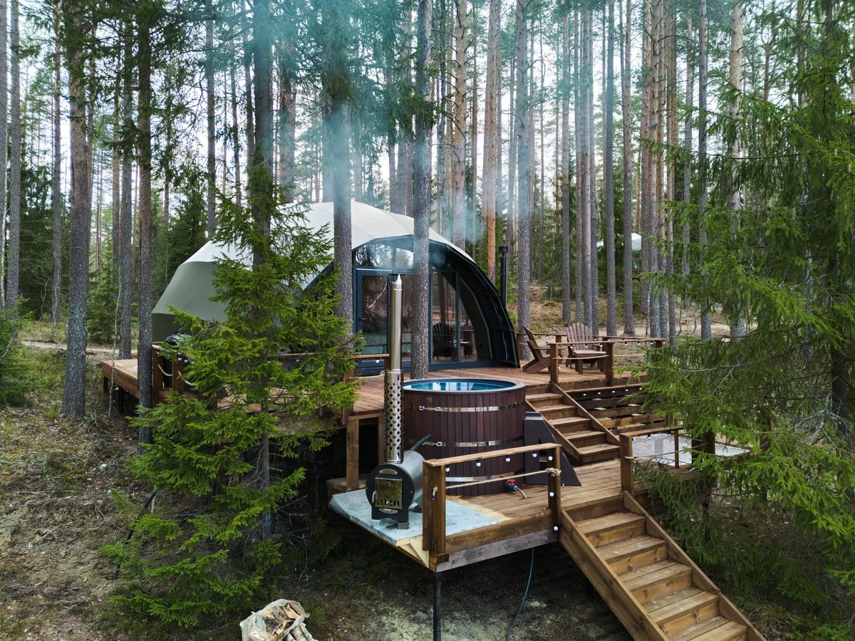 Forest lake глэмпинг спб. проект глэмпинга. Shanti home спб домики. майтри кэмп глэмпинг. майтри глэмпинг финский залив.