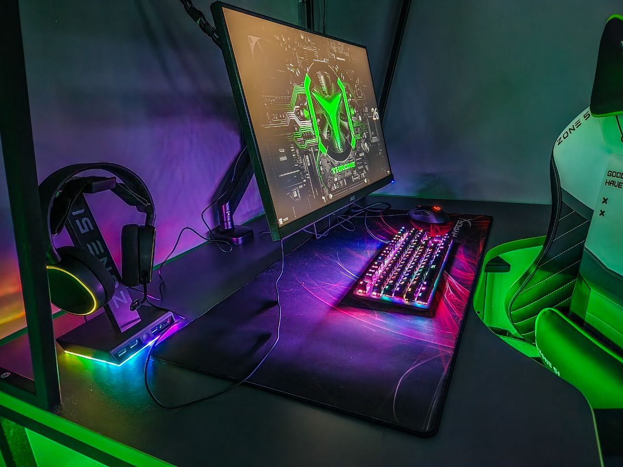 аксессуары и кресла для геймеров