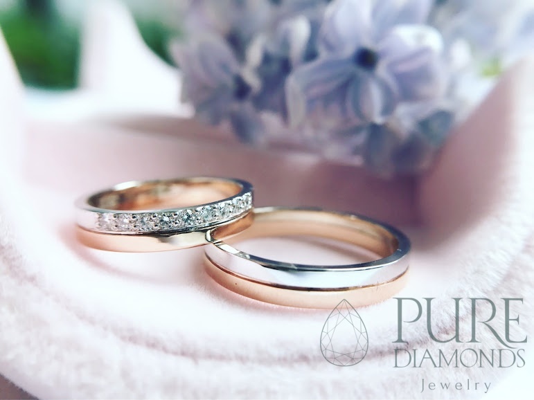Обручальные кольца из белого и розового золота с бриллиантами
