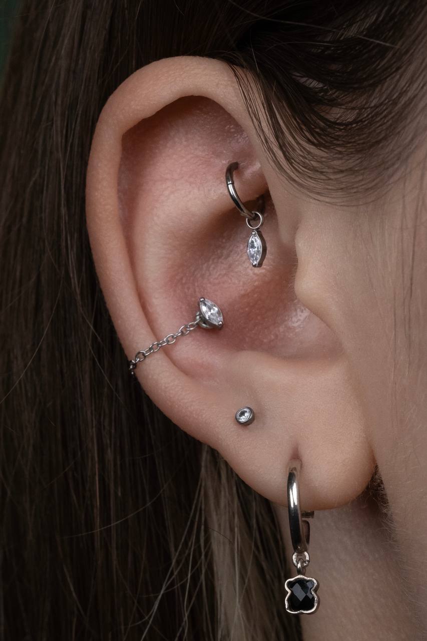 Красивые проколы мочки уха