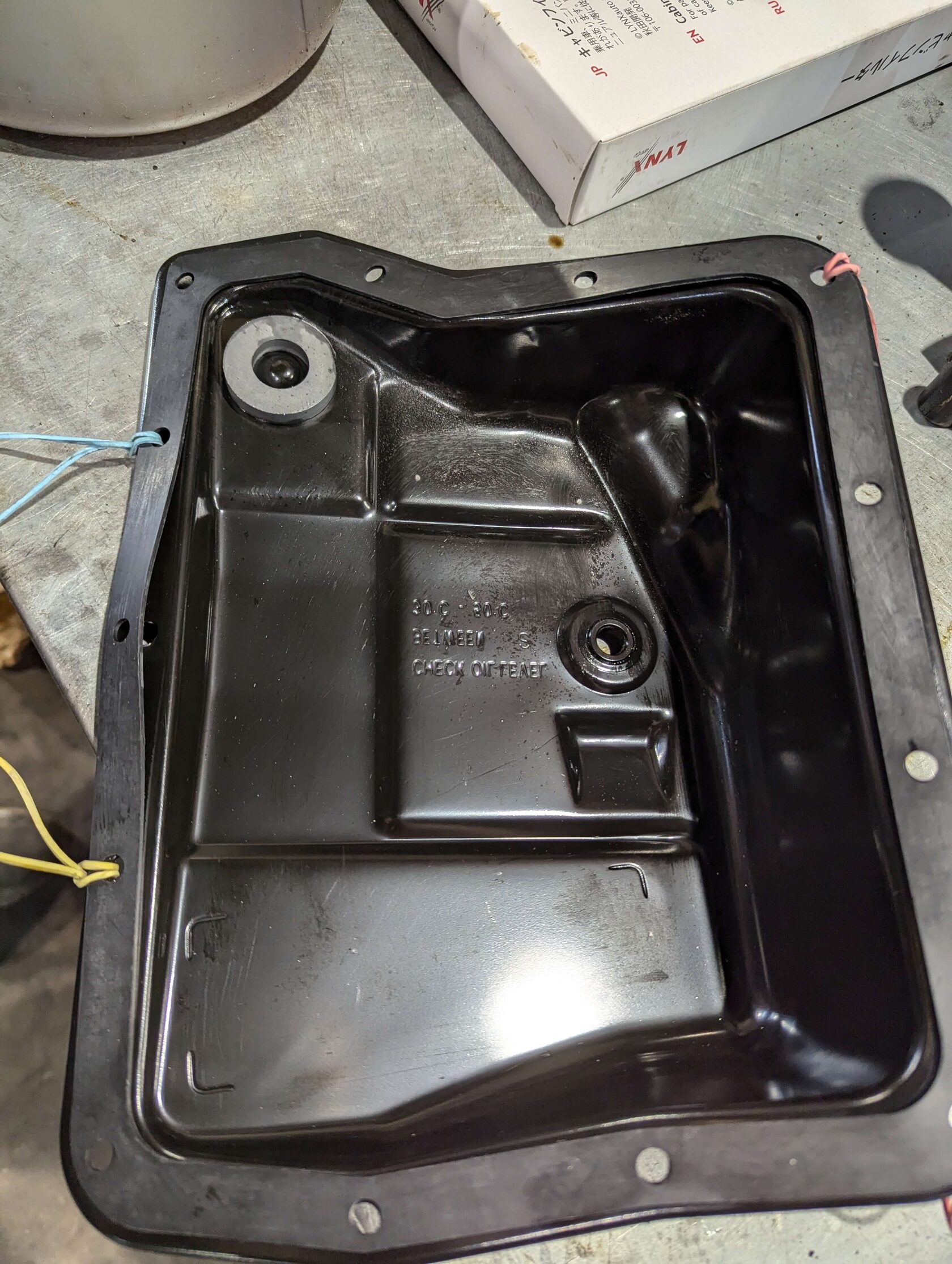 Мойка поддона и магнитов Москвич 3