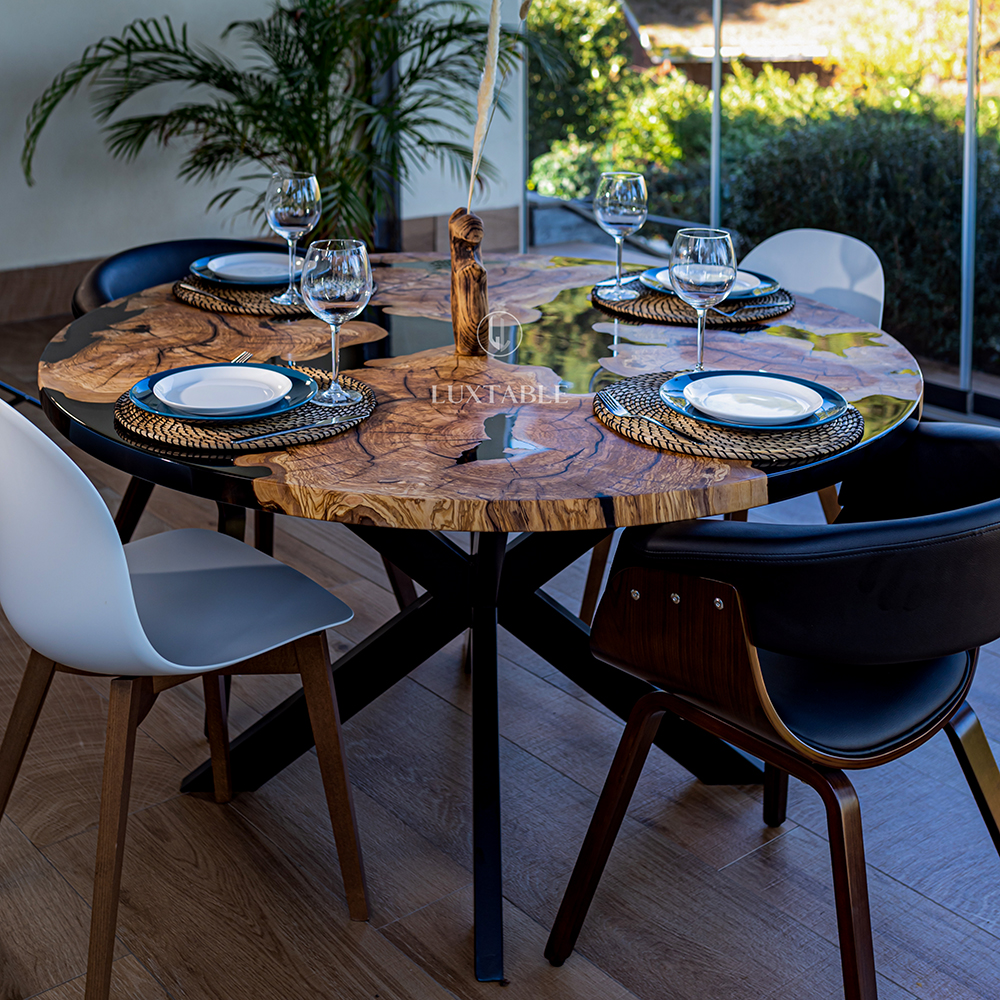 Tavolo rotondo da pranzo in olmo e resina verde bosco
