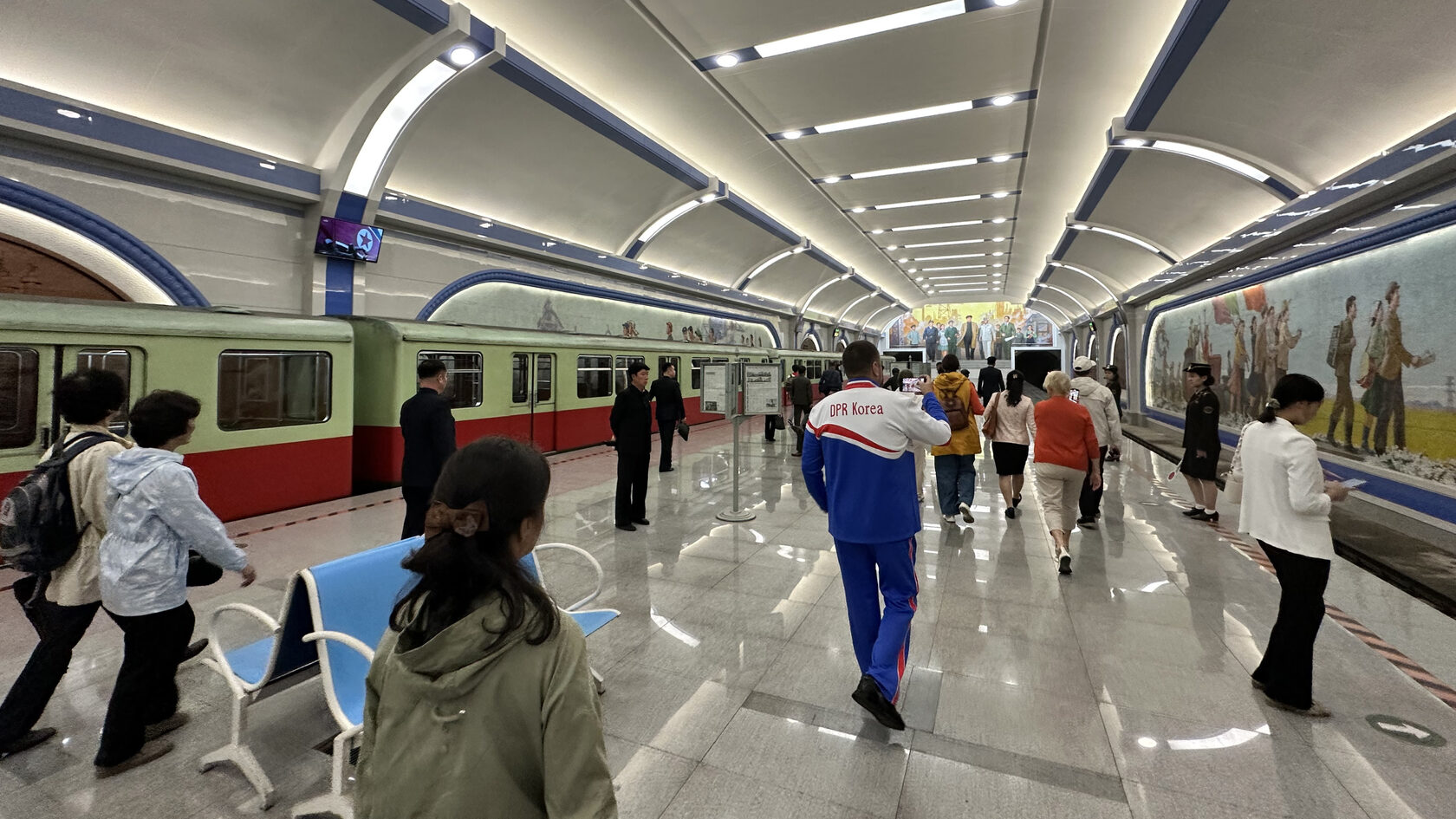 Метро. Пхеньян. КНДР (Северная Корея)