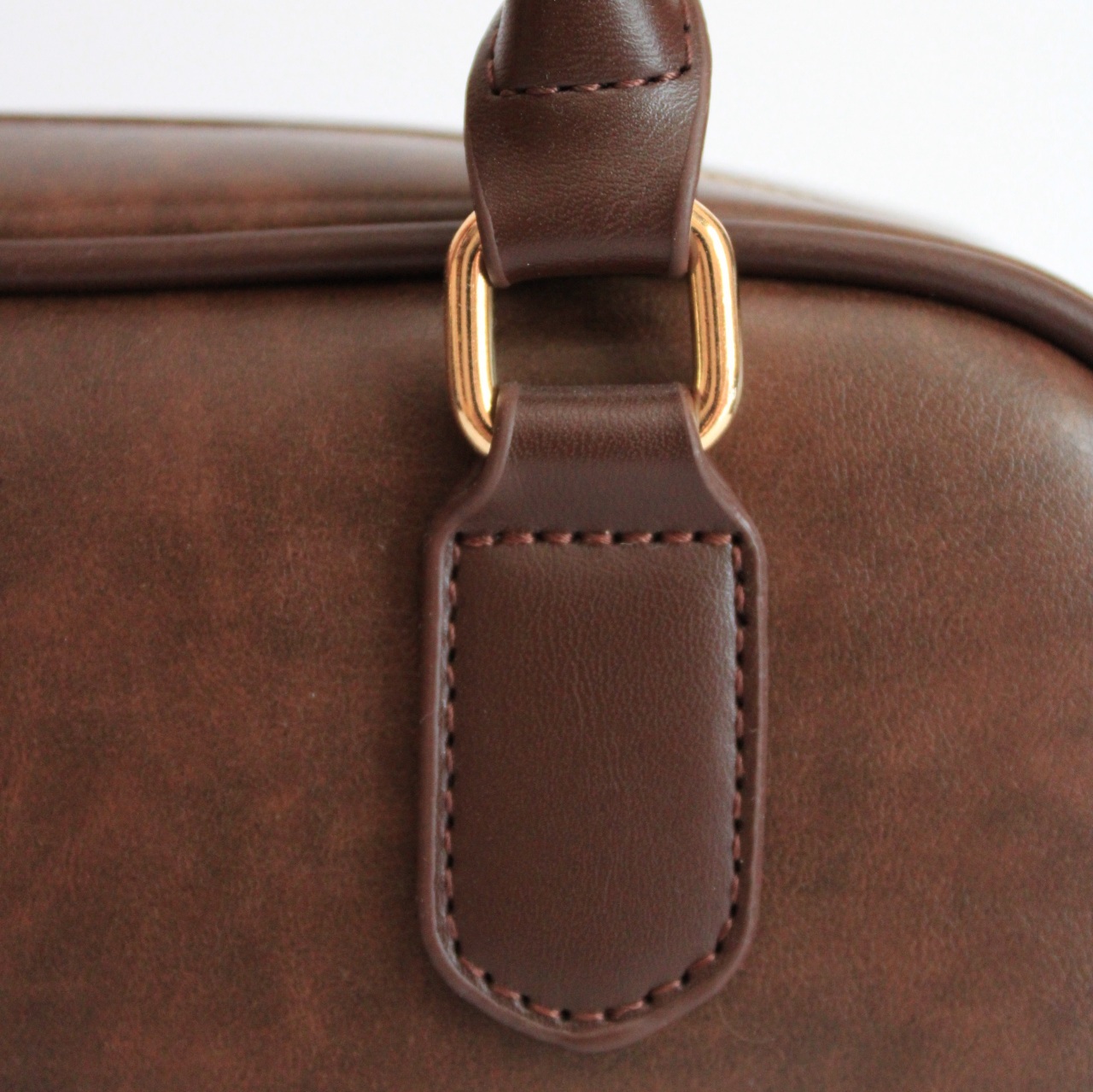 Купить сумку кросс-боди кофейного цвета.