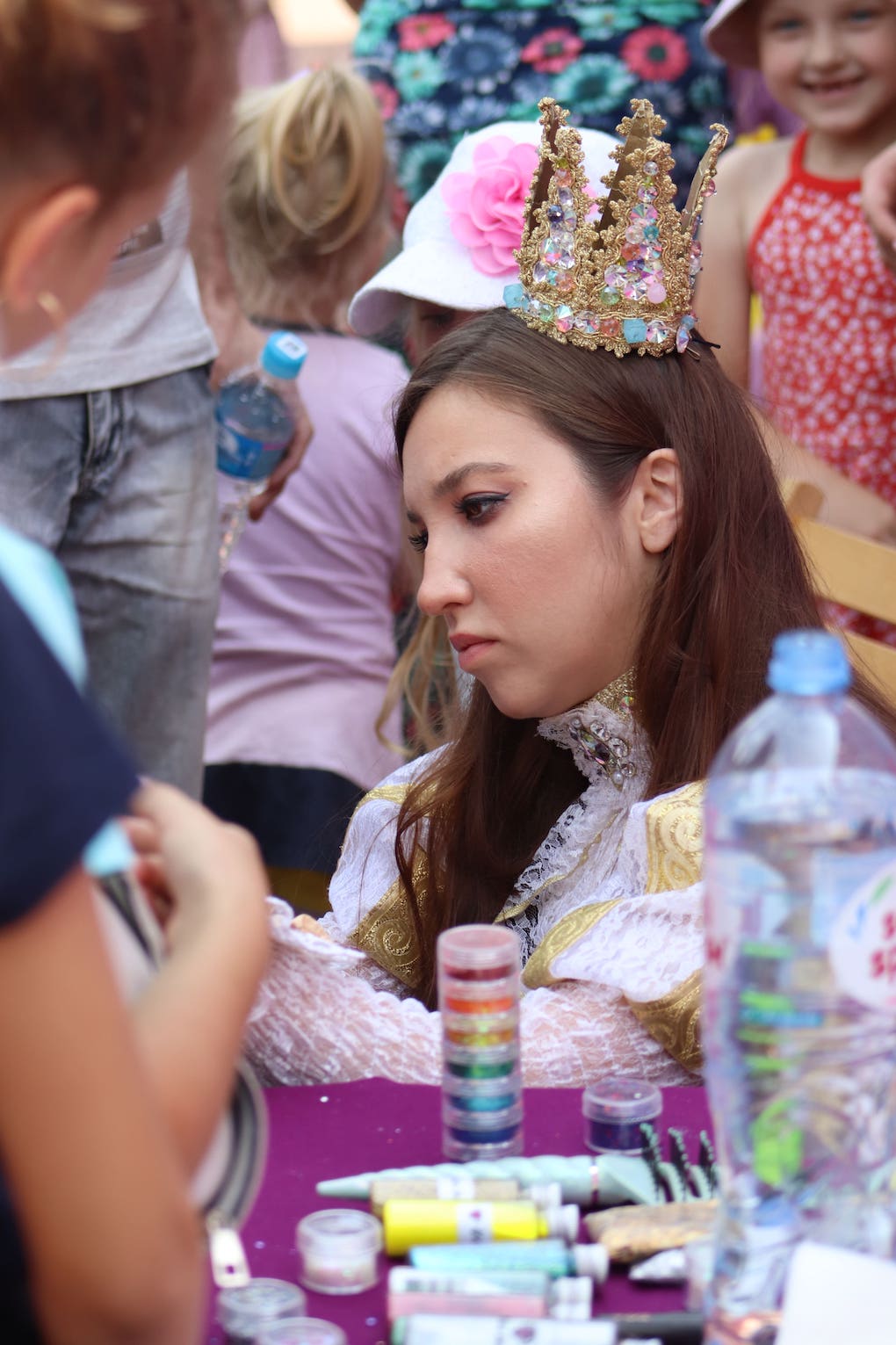 Визажисты Glitter Things Beauty за работой на мероприятии