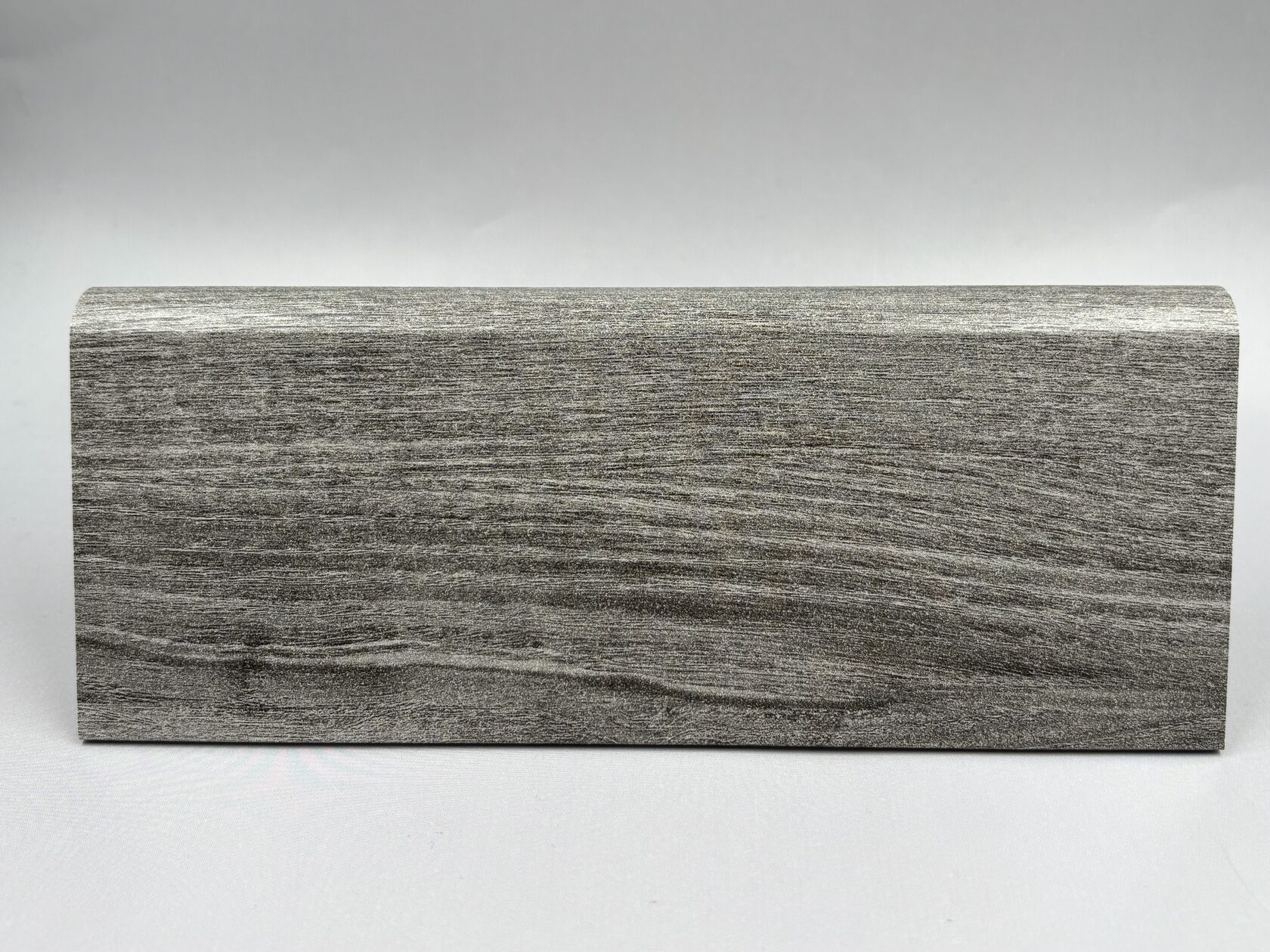 Плинтус МДФ под дерево, под дуб в Санкт-Петербурге (СПб)