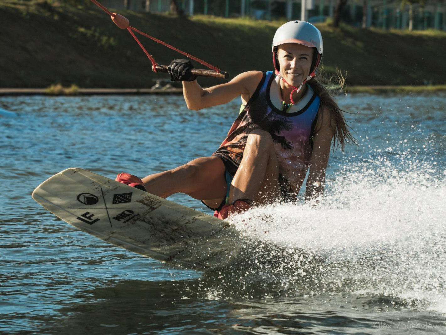 фото нанесения макияжа на лицо девушки 