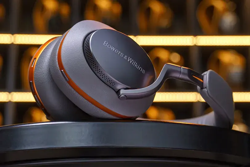 Bowers & Wilkins Px8