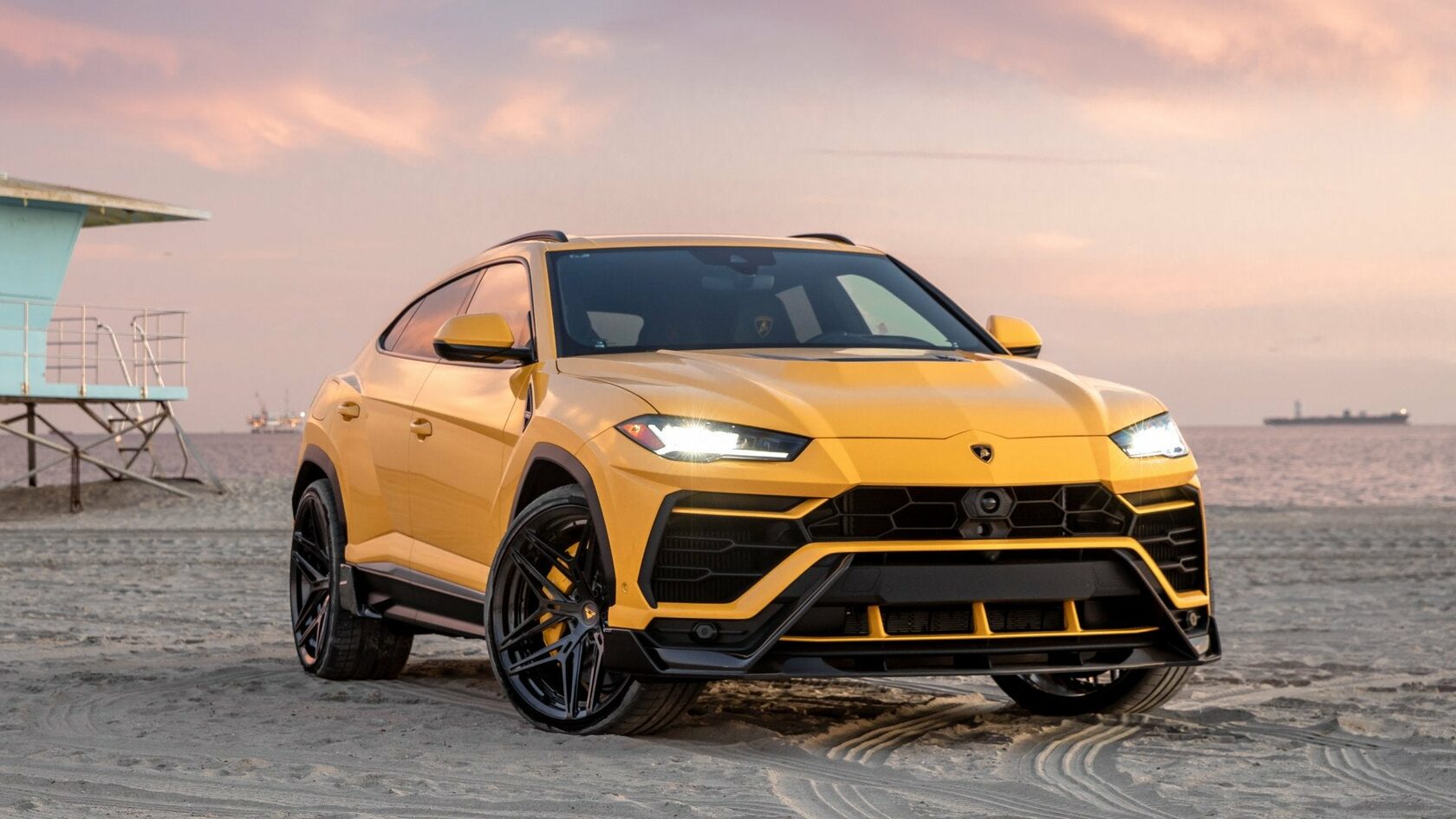 Lamborghini Urus 2020 оранжевый