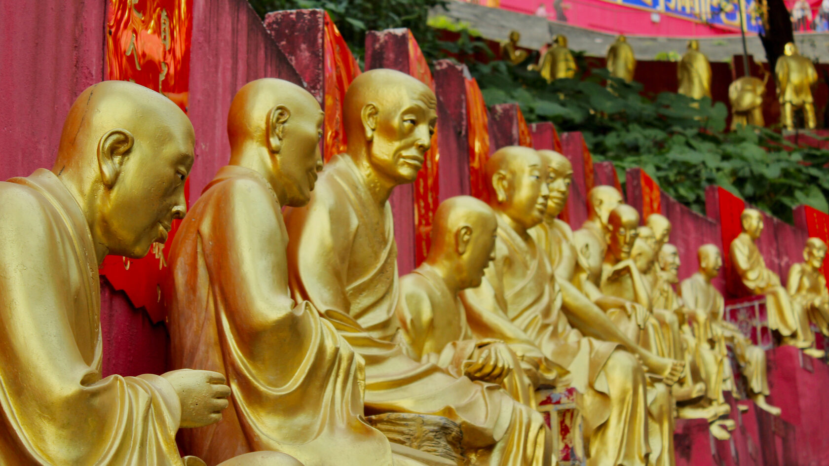 Монастырь Десяти тысяч Будд. Гонконг