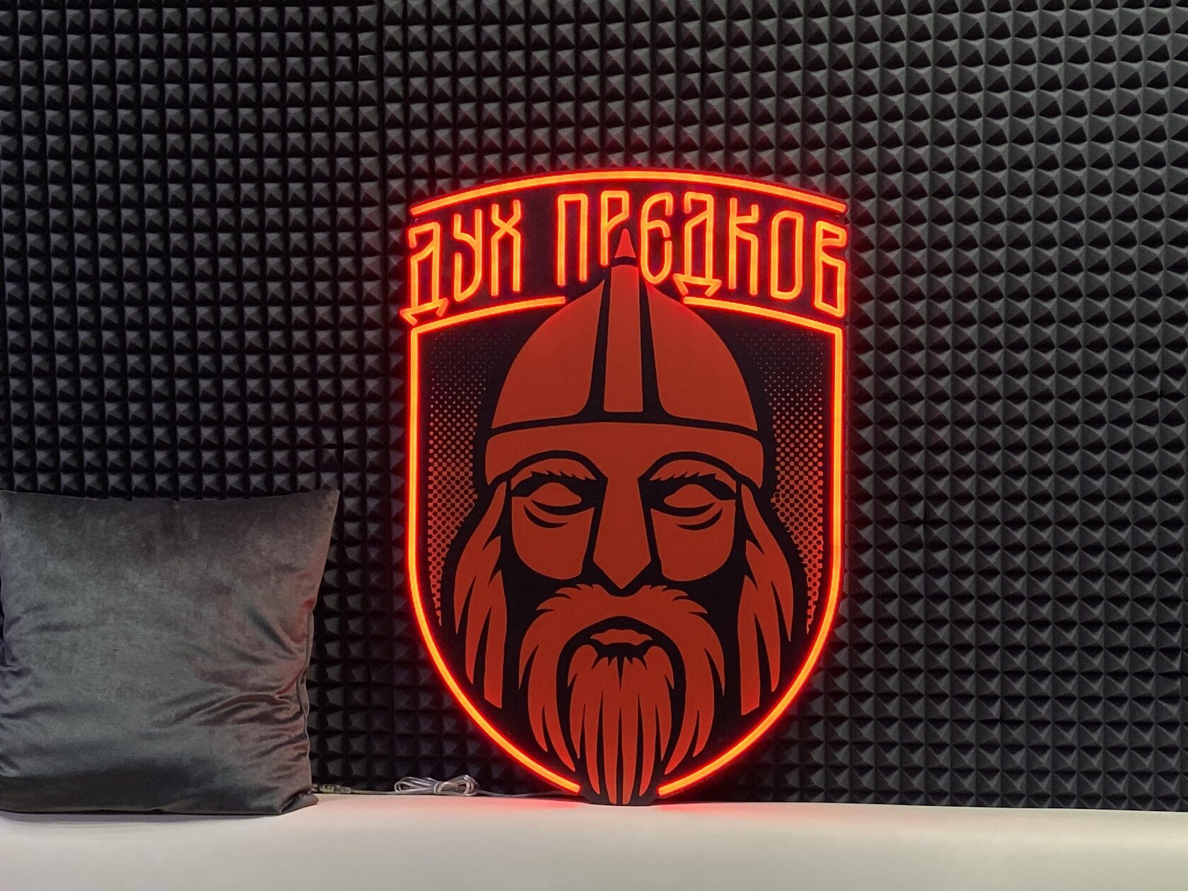 Пример выполненной неоновой вывески Neon52