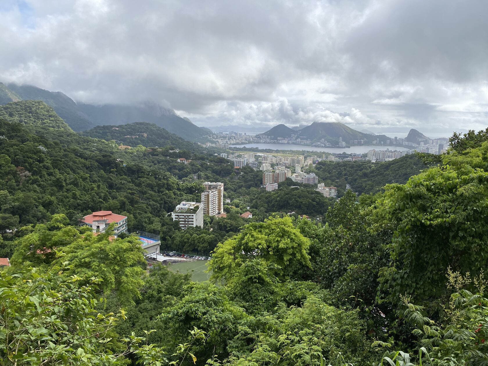 Вид из фавелы Росинья.