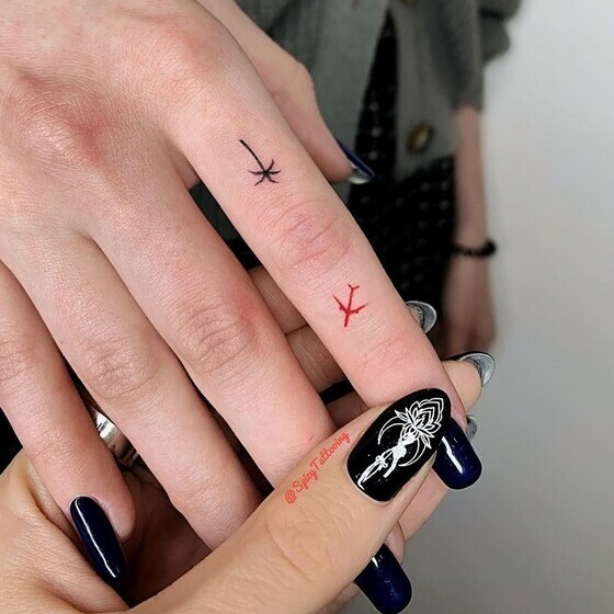 Тату (татуировки) на пальцах: значение и эскизы для девушек и мужчин