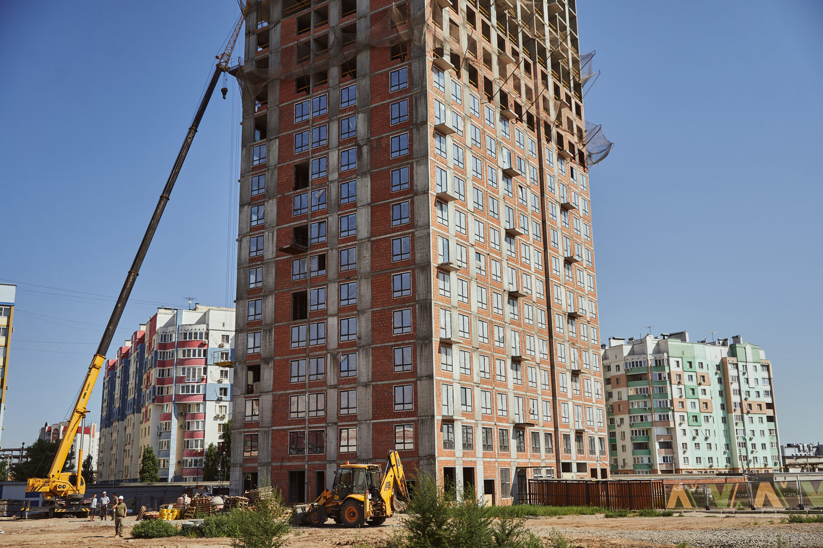 Жк гагаринский парк. ЖК Гагарин Астрахань. Высокие ЖК. Гагарина 25 Астрахань.