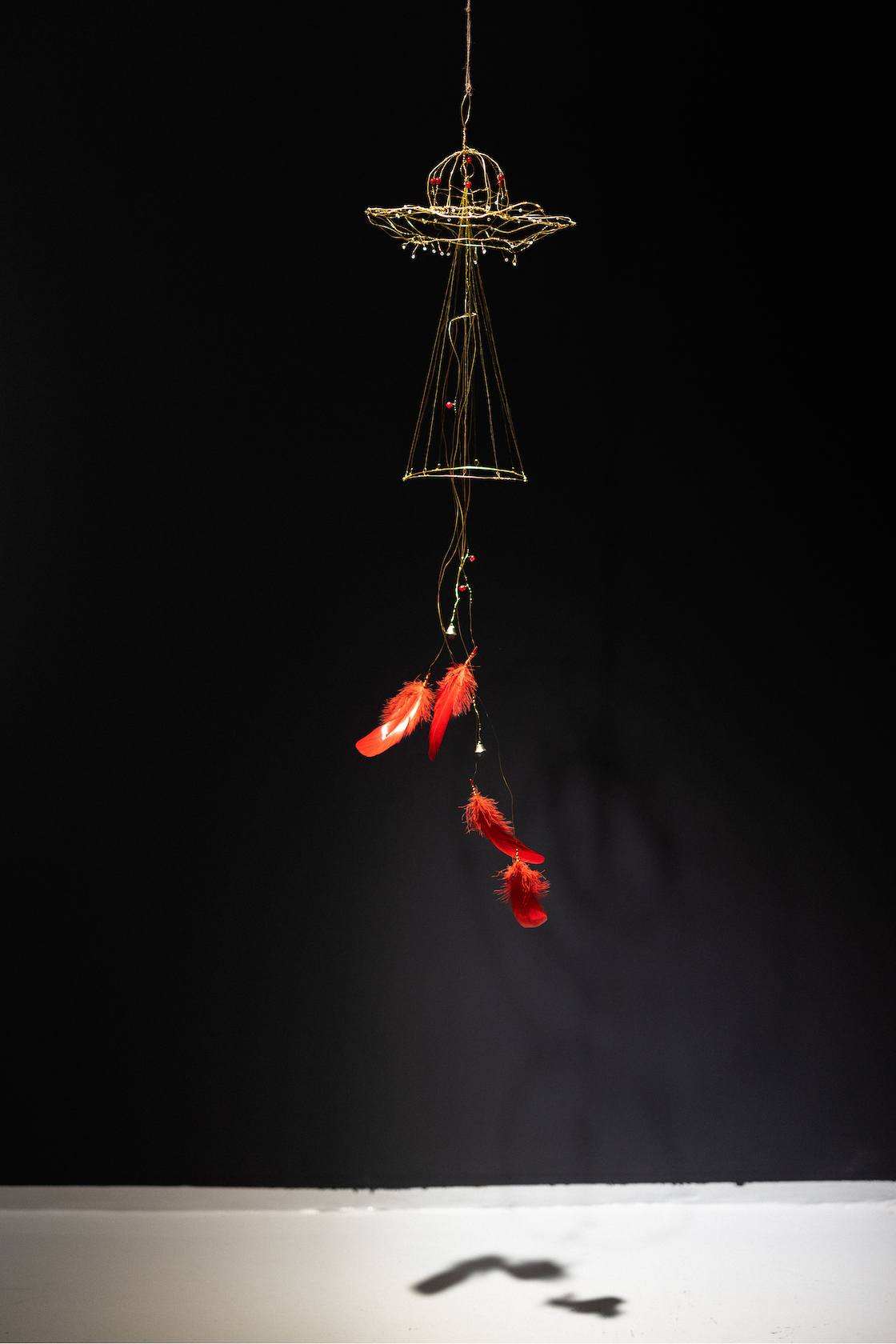 Фрагмент экспозиции Зачем снятся сны? Юли Шафаростовой в Most Wanted Gallery. Графика, объекты, книга, текстиль