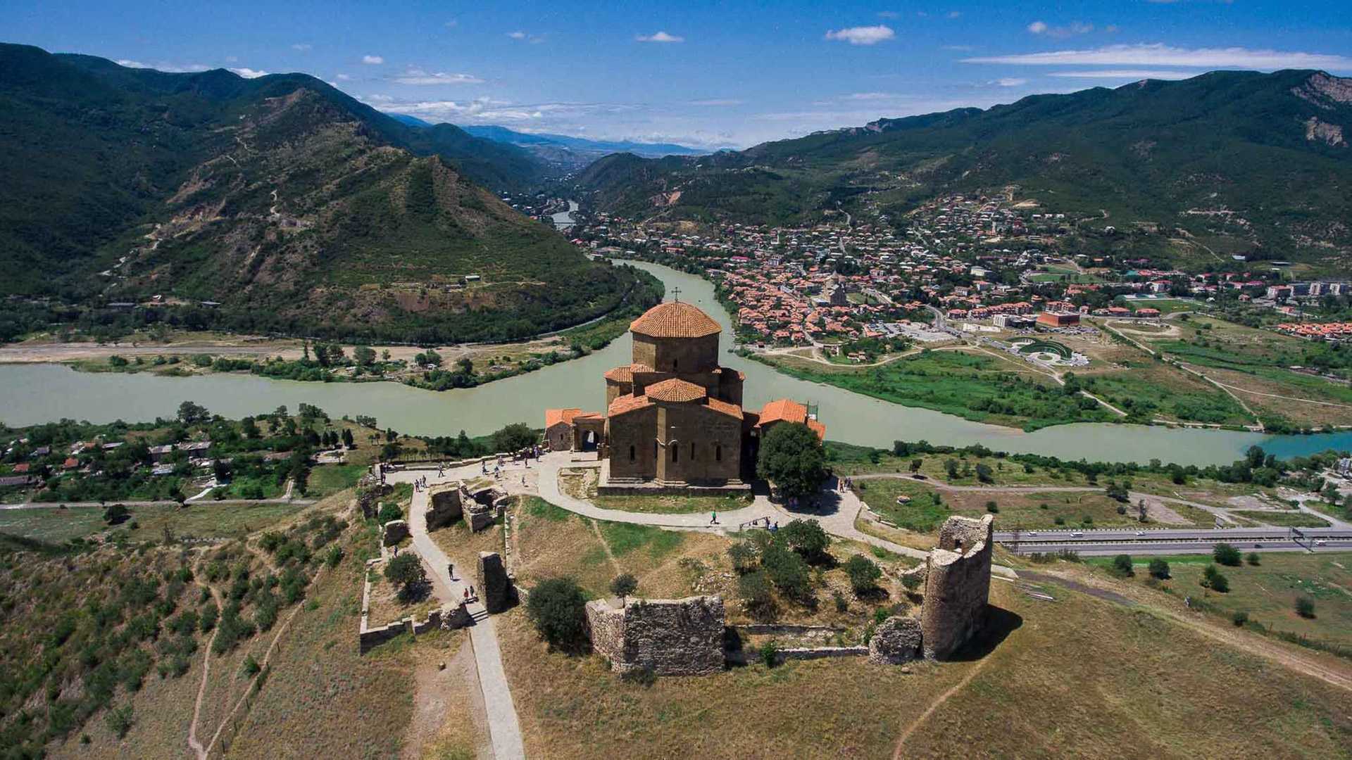 Мцхета. Мцхета монастырь Джвари. Тбилиси монастырь Джвари. Храм Джвари Грузия. Храм — монастырь Джвари.