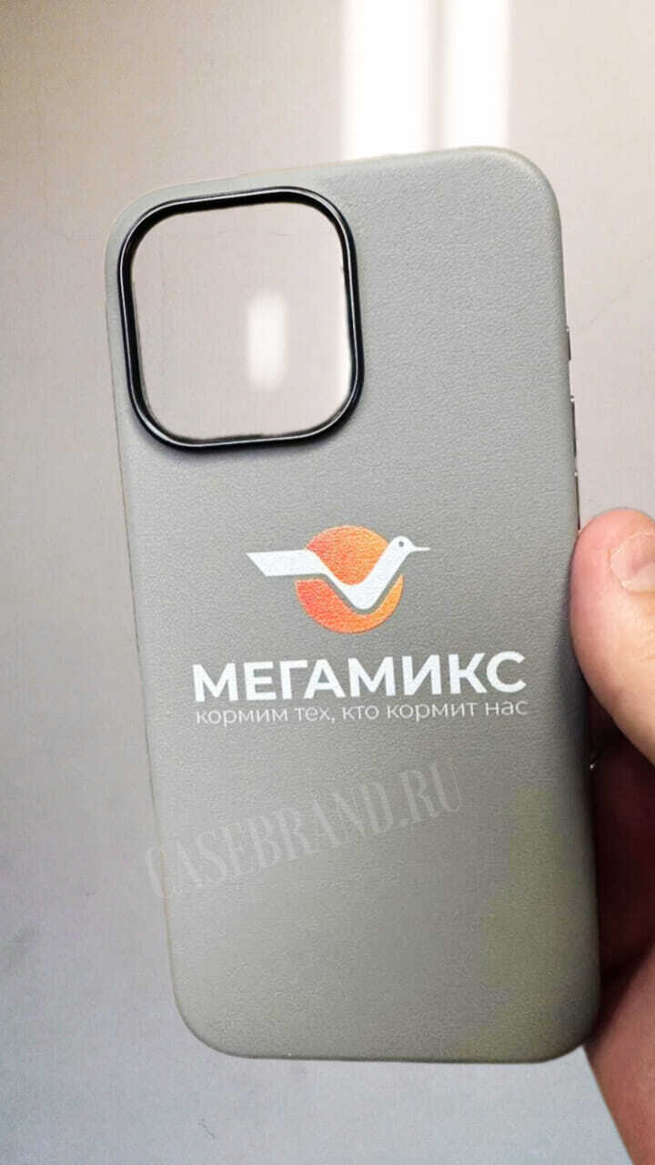 Заказать печать на кожаных чехлах для телефонов iPhone в Москве