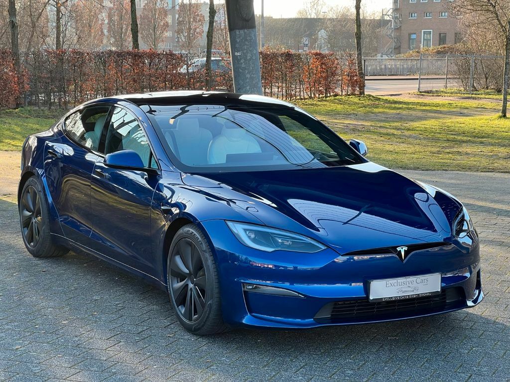 Пройдите тест драйв на электромобиле Tesla в Москве!