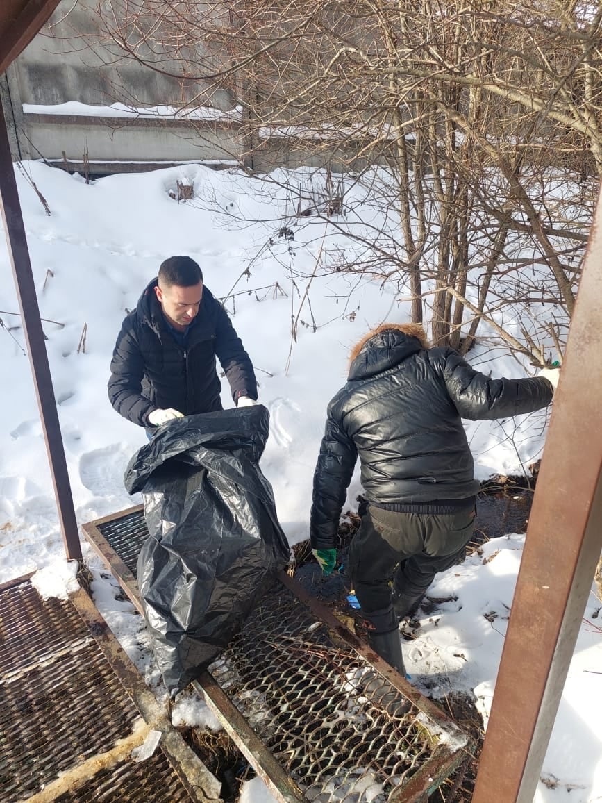 Порядка 4 мешков с отходами вывезли с родника в Солнечногорске -  Издательский дом «Сорок один»