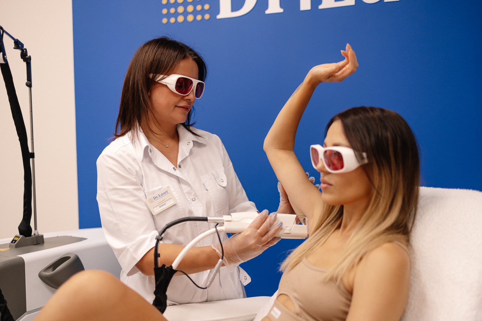 6 зон: бикини + межъягодичка + паховые складки + подмышки + голени + бёдра