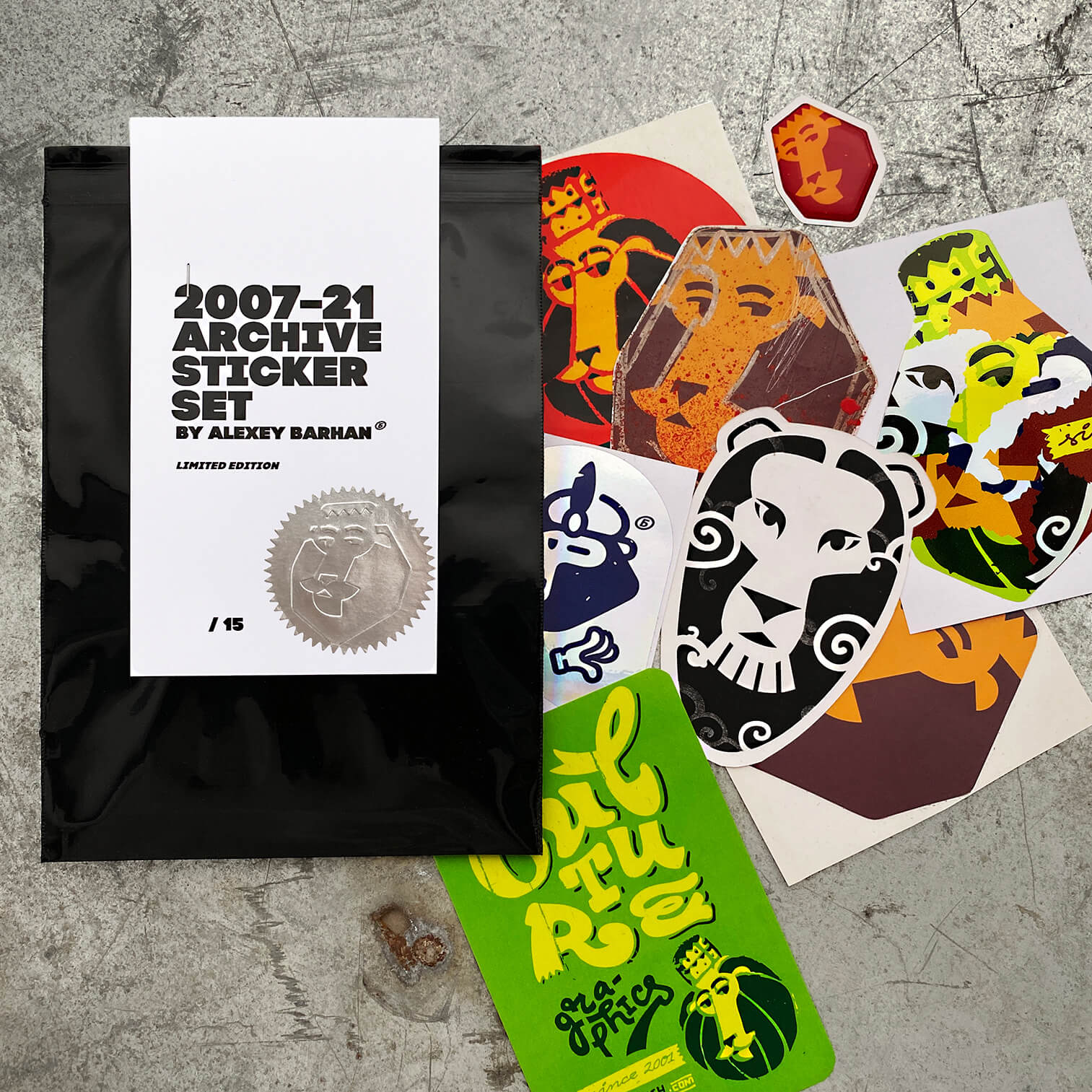 Стикерпаки, значки, нашивки, кулон и прочий мерч со львом. Автор Алексей Бархан.