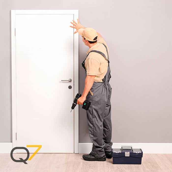 монтаж дверей