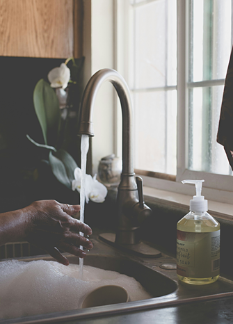 Средства для уборки дома и средства для гигиены от российских производителей