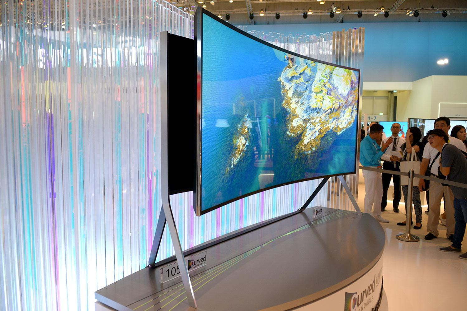 Экран для телевизора lg. Телевизор Samsung 105 дюймов. Телевизор самсунг изогнутый экран. Олед телевизоры 65 дюймов с изогнутым экраном. Телевизор Samsung 2014 изогнутый экран.