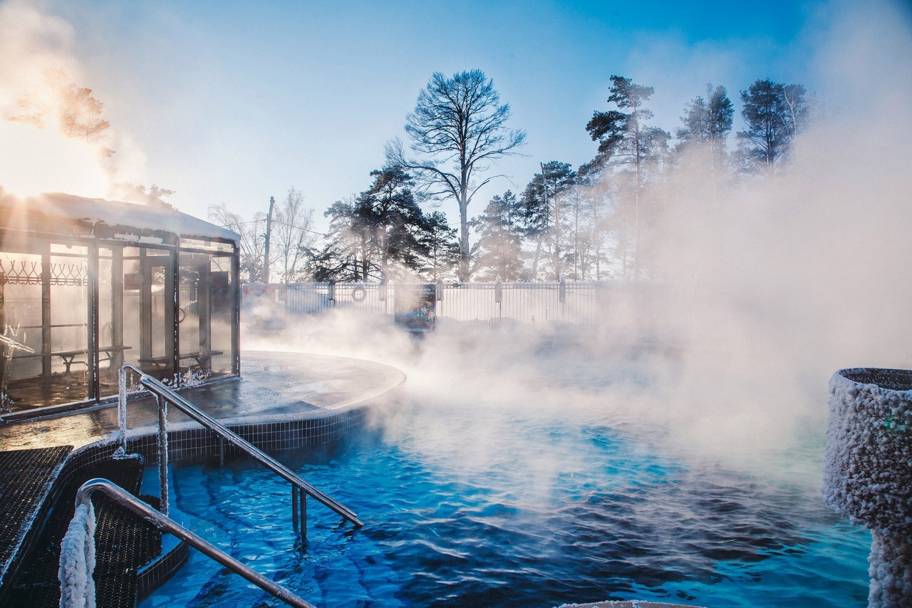 Термальные источники тюмень. Ривьера адыгея термальный источник. Горячие источники тюмень омутинская 2022. Термальные источники адыгея водная ривьера. Термальный источник аван.