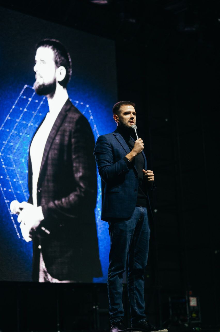 Виктор Свашонков