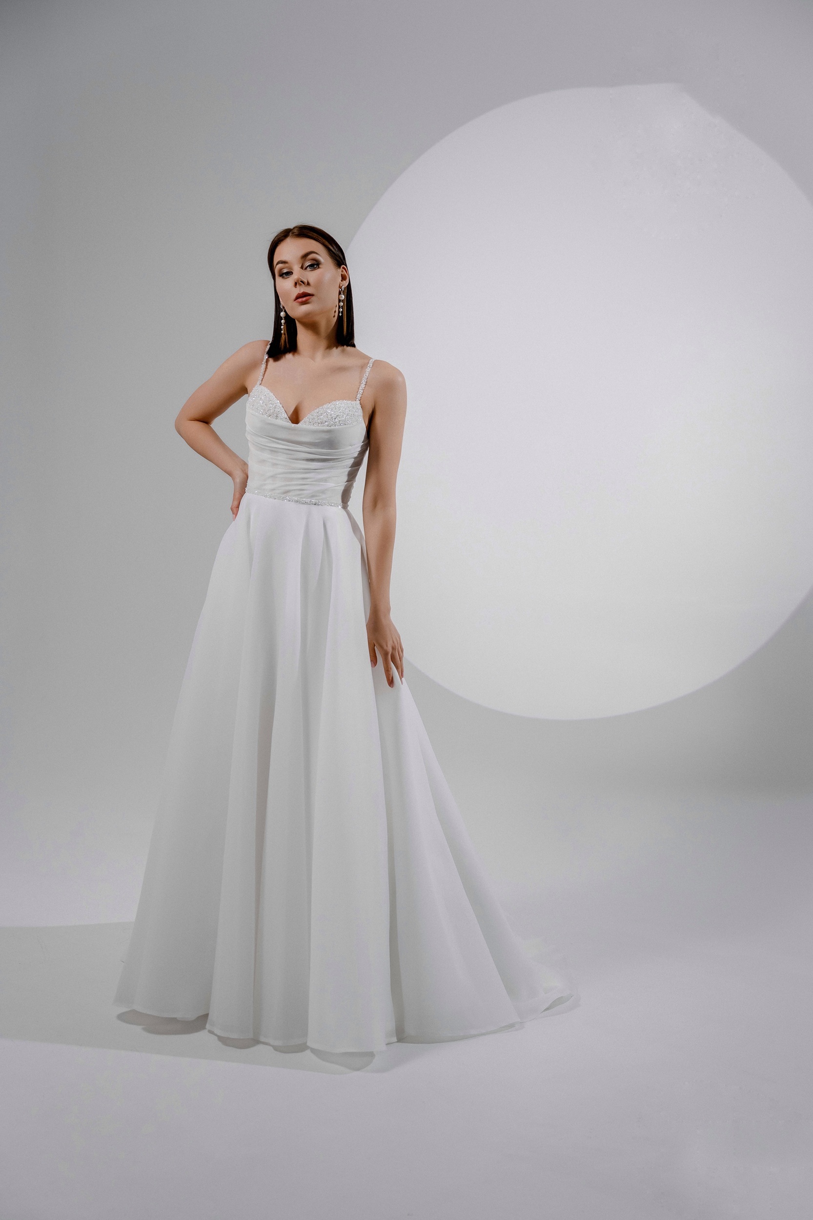 Свадебное платье в стиле минимализм Ростов прокат